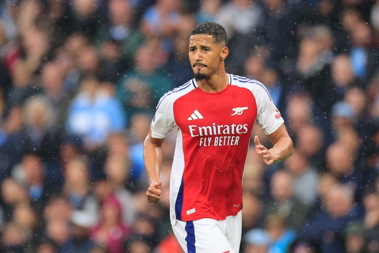  内维尔：从未见过萨利巴踢得如此焦躁，伊萨克戏耍了枪手后防线